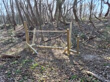 Sfeerfoto 2 White Rhino *Q-line** Speeltoestel Brug Freestanding Openbaar