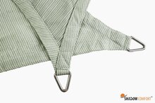 driehoeksogen van Vierkant Schaduwdoek Moonstone Green met 4 Robinia Palen Basic