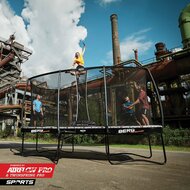 BERG Mood afbeelding Ultim Pro Bouncer 500 met stuntende springers