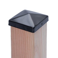 aanzicht op de paal met paalornament Zwart Gepoedercoat Piramide 121x121 mm